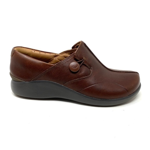Clarks Un Loop2 Walk casual shoes in Dark Tan leather NARROW - Picture 1 of 8